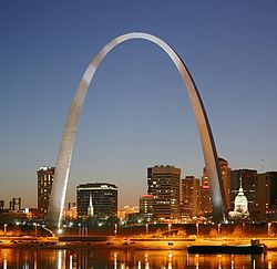 https://upload.wikimedia.org/wikipedia/commons/thumb/0/00/St_Louis_night_expblend_cropped.jpg/250px-St_Louis_night_expblend_cropped.jpg